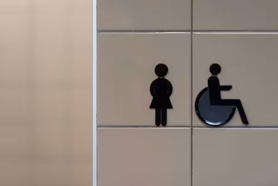 La camera accessibile: obbligo, deroghe ASL e costi — dettaglio dei lavori